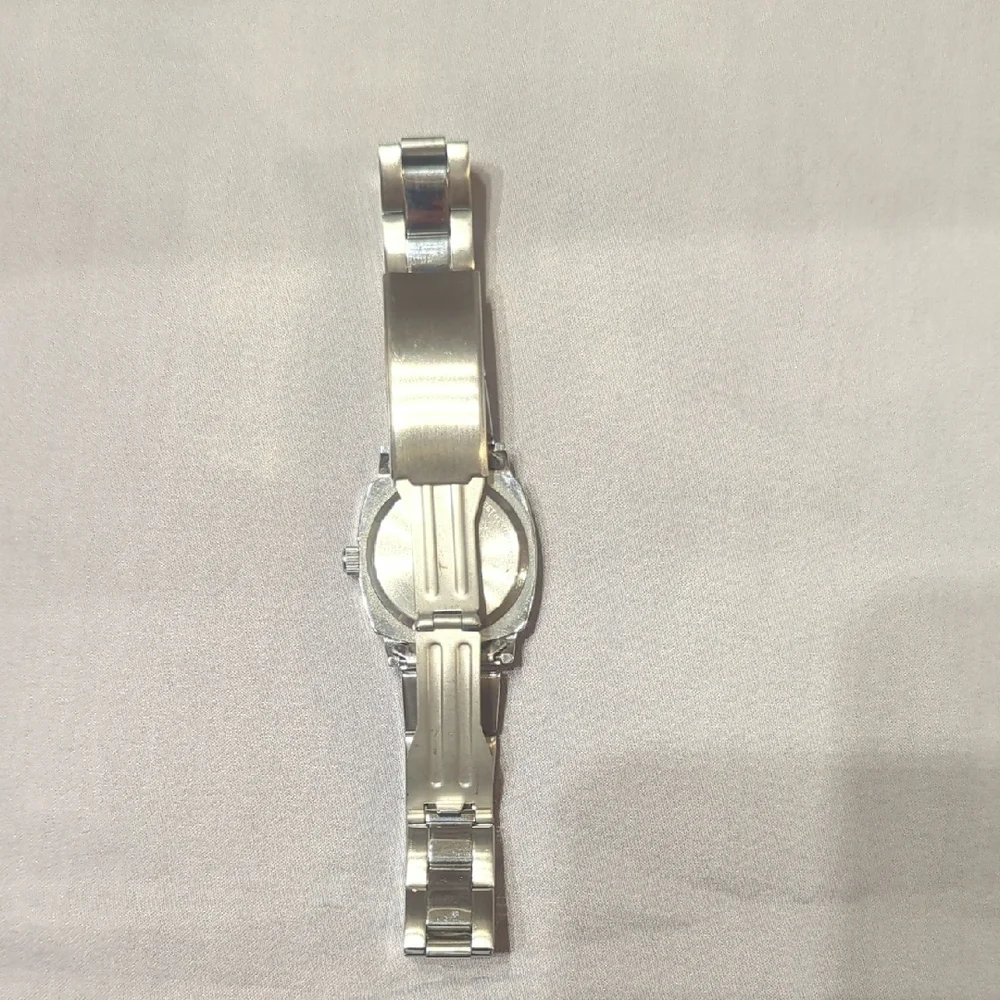 Watch Relic Silver Tone Link Bracelet Style